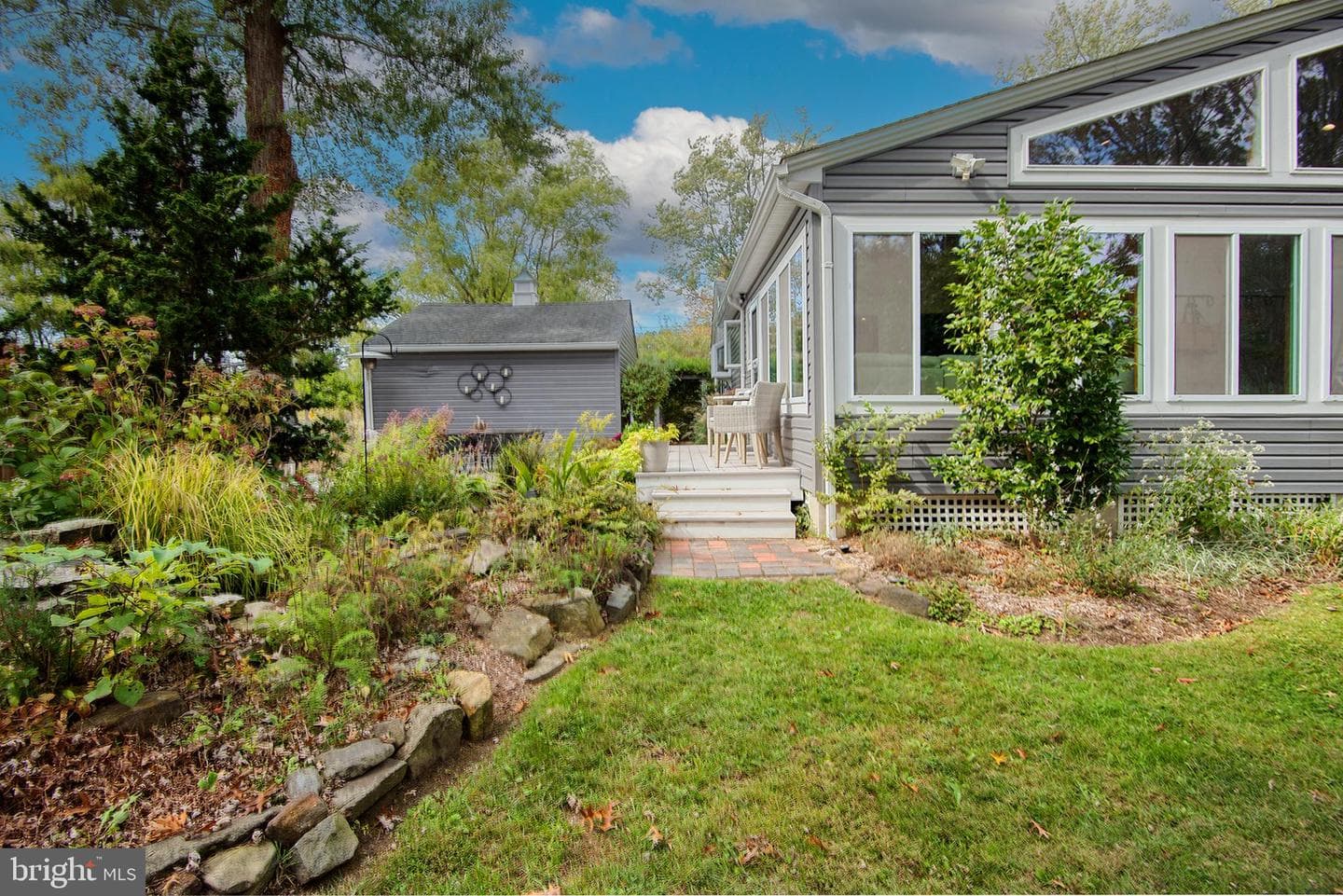 5697 Walnut Street photo 21