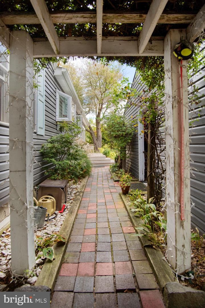 5697 Walnut Street photo 29