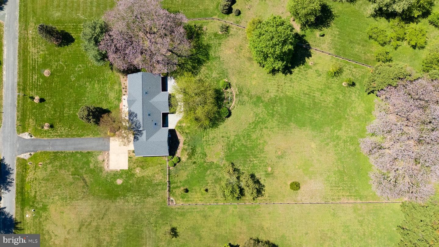 24204 Drayton Landing Drive photo 5