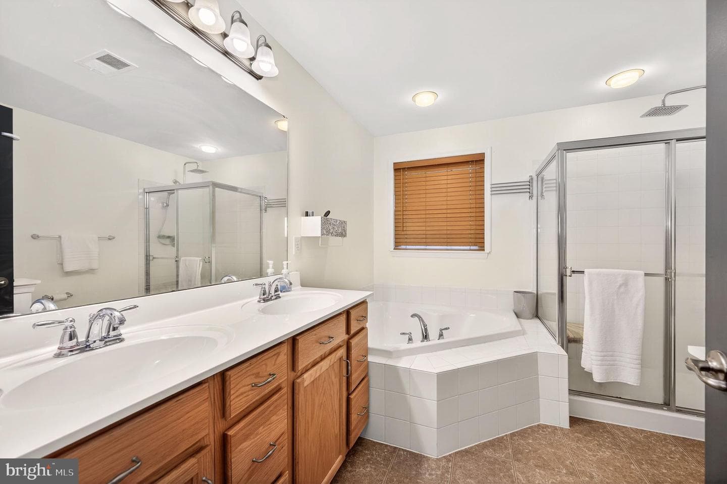 218 Camelot Drive photo 29