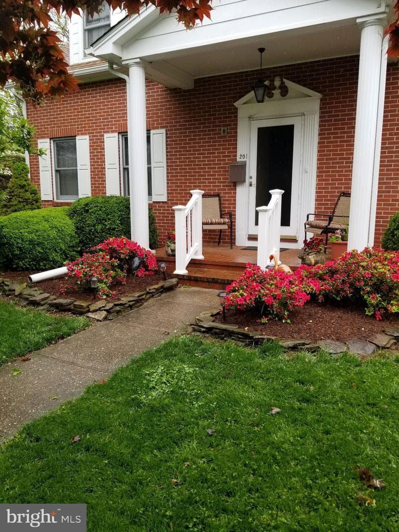 201 Greenwood Avenue photo 50