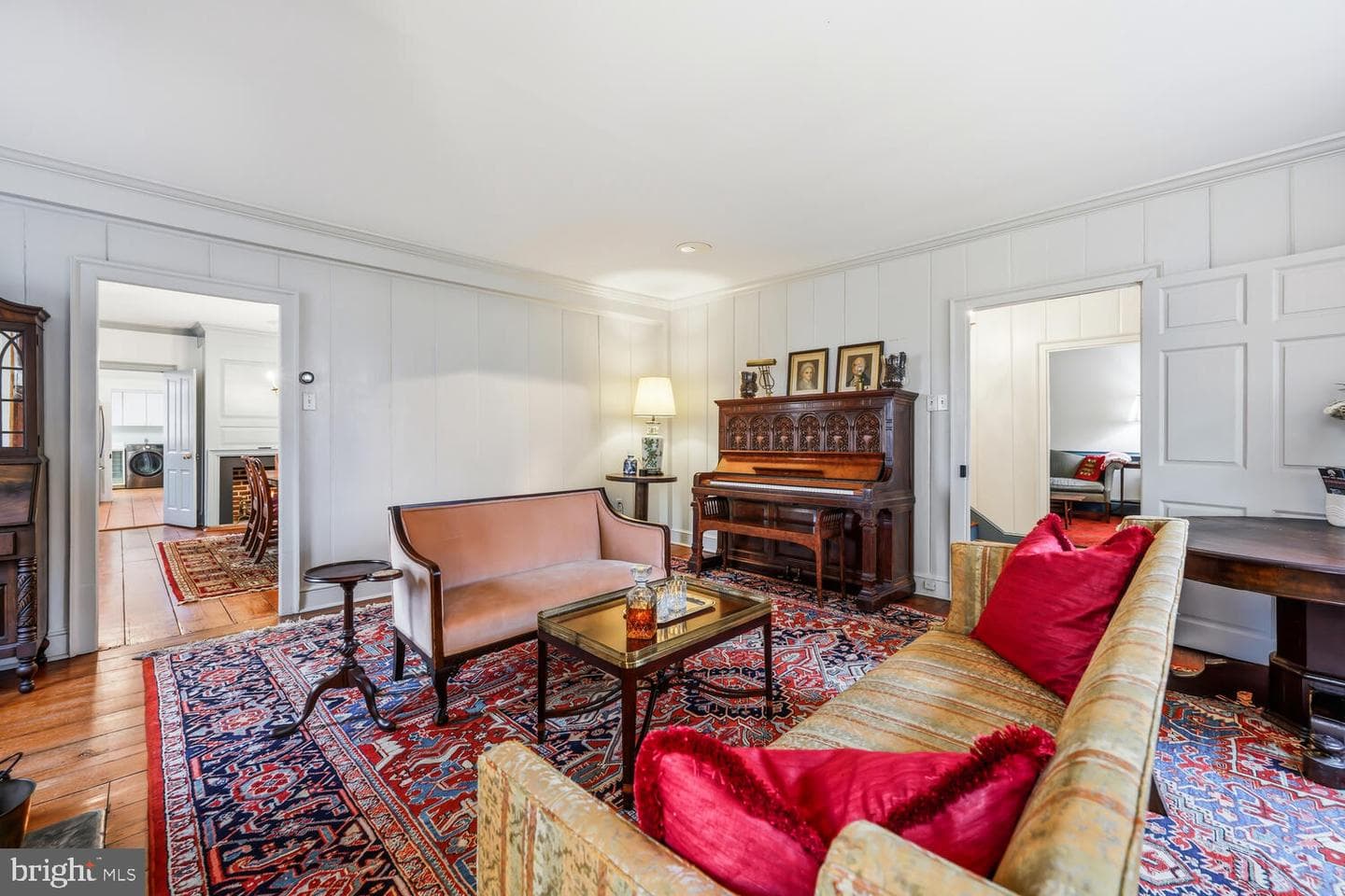 106 Queen Street S photo 35