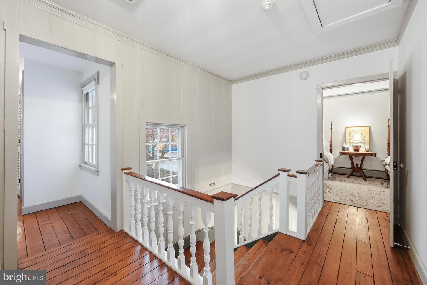 106 Queen Street S photo 53