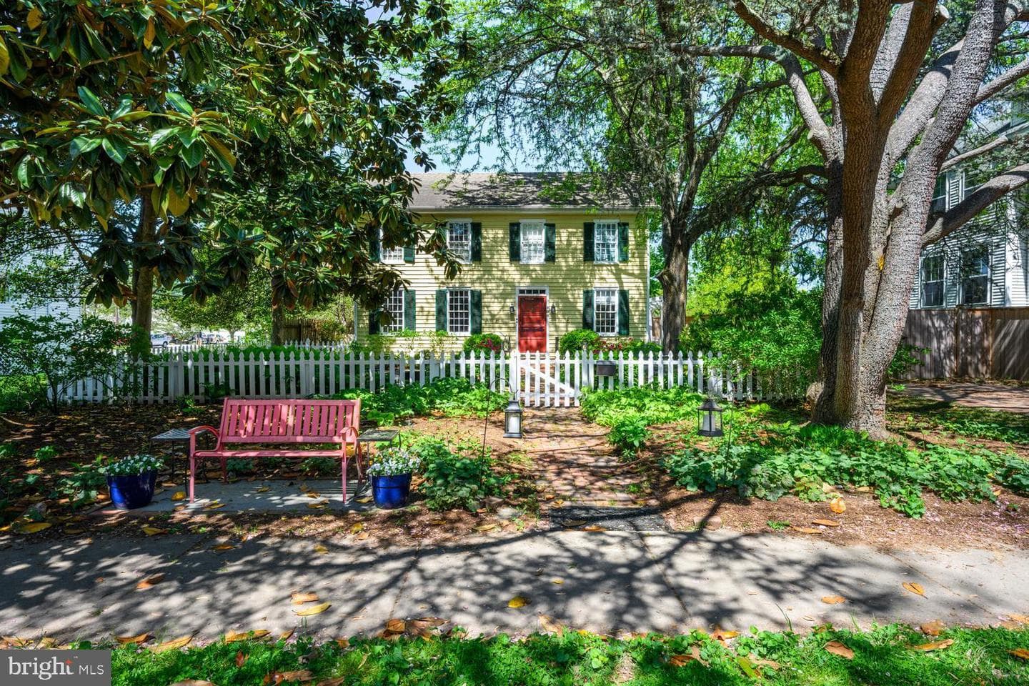 106 Queen Street S photo 6