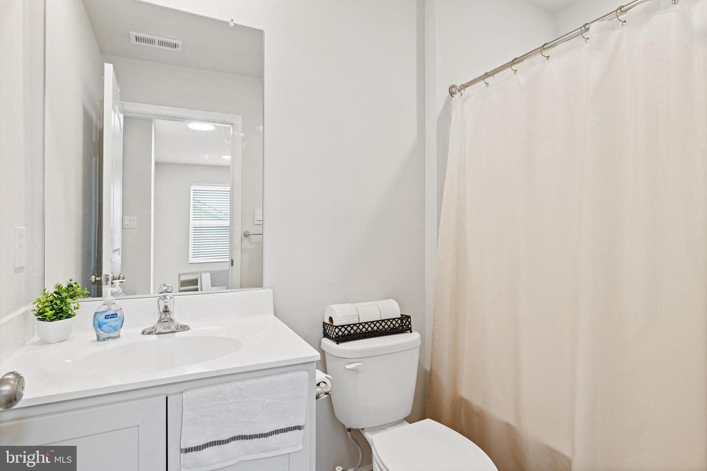 104 Flying Cloud Drive photo 23