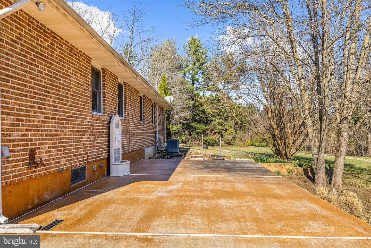 591 Mill Lane photo 46