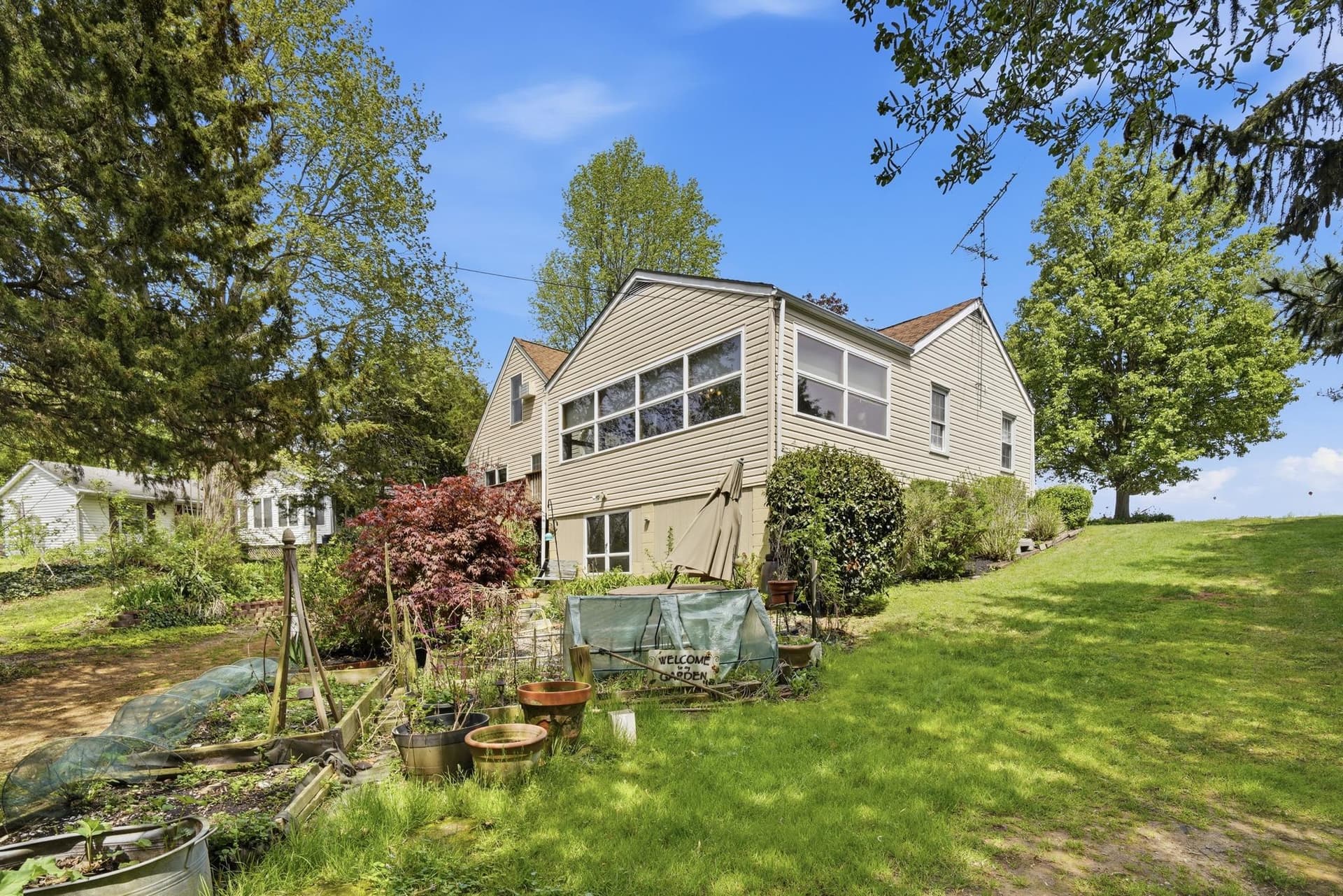 14136 Kentmore Park Road photo 10