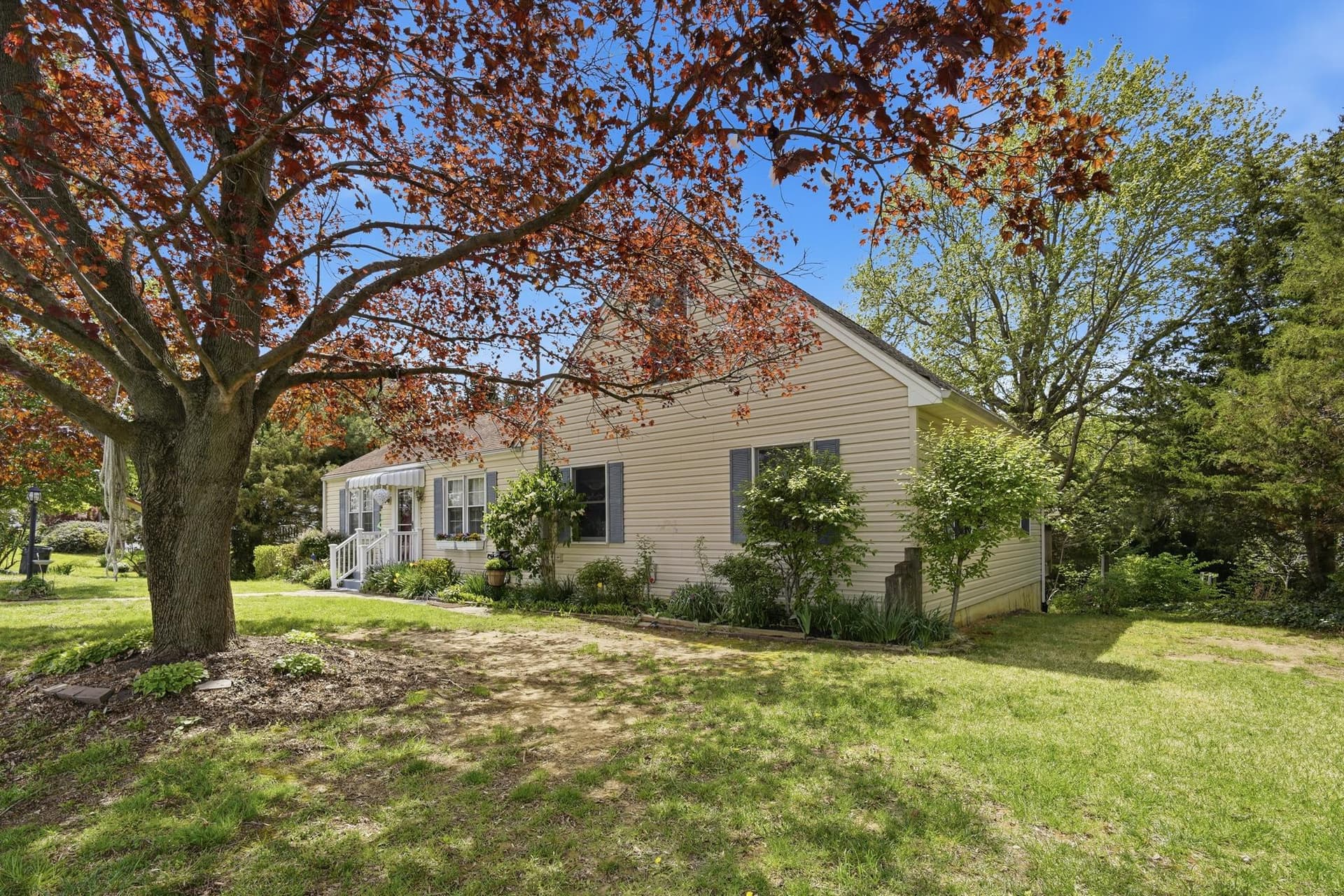 14136 Kentmore Park Road photo 7