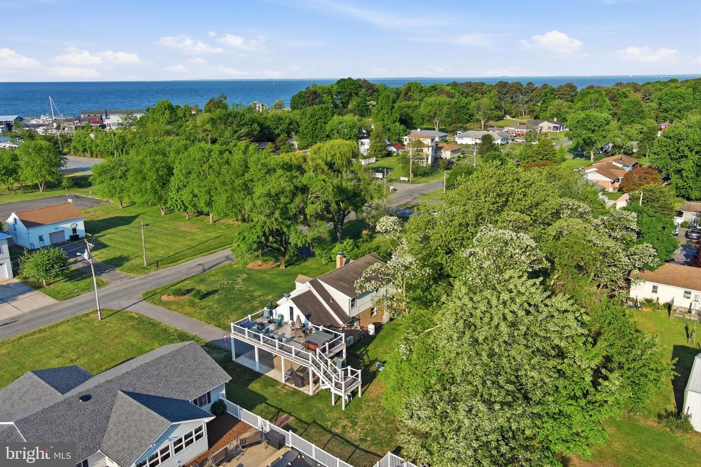 20916 Bayside Avenue photo 37