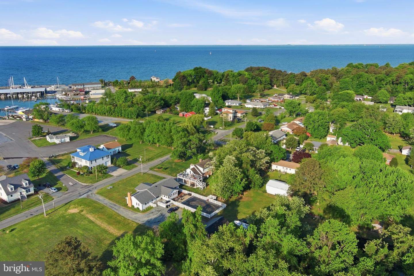 20916 Bayside Avenue photo 44