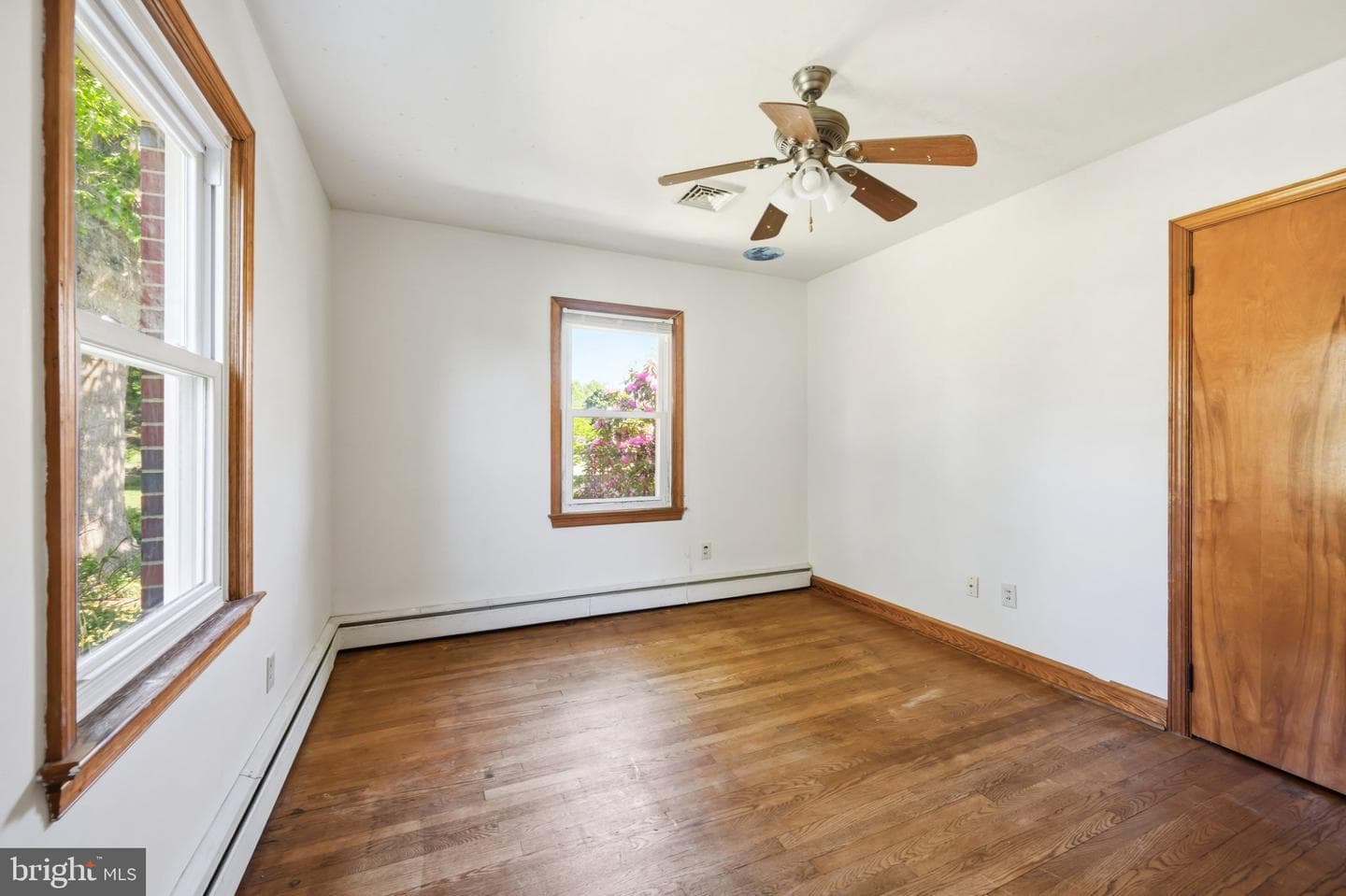 25750 Collins Avenue photo 31