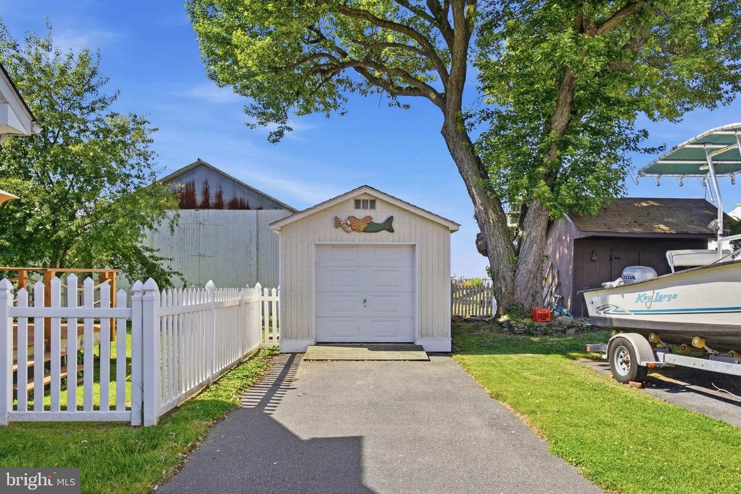21007 Bayside Ave photo 4
