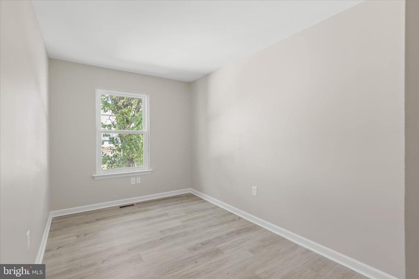 423 Calvert Street photo 18