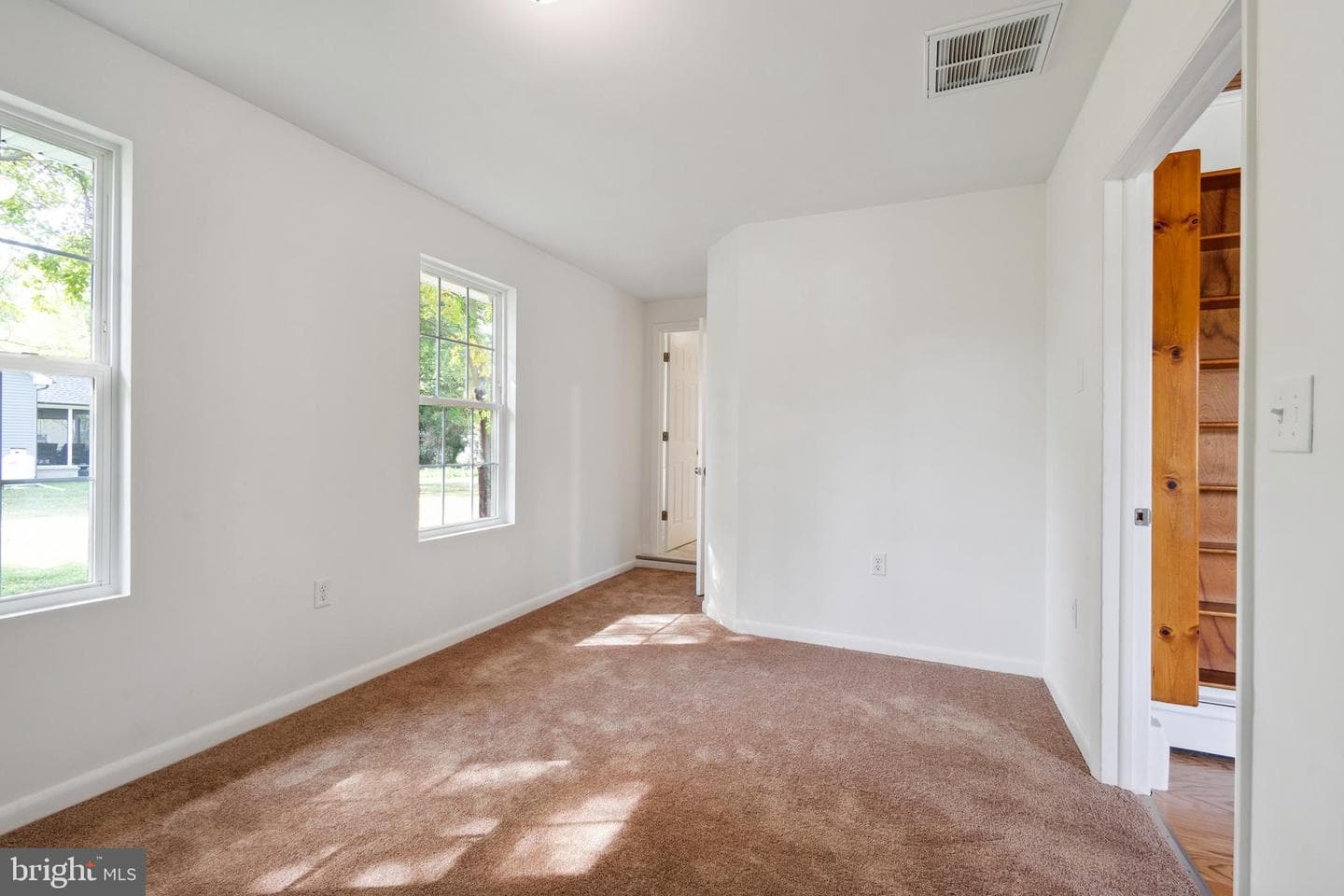 21424 Catholic Avenue photo 12