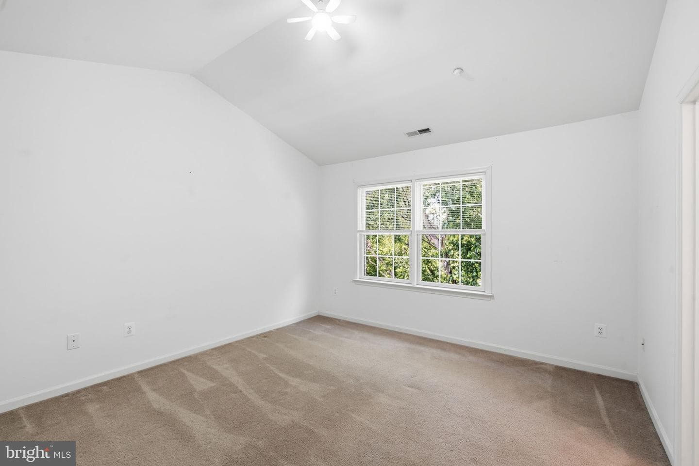 104 Acorn Drive photo 12