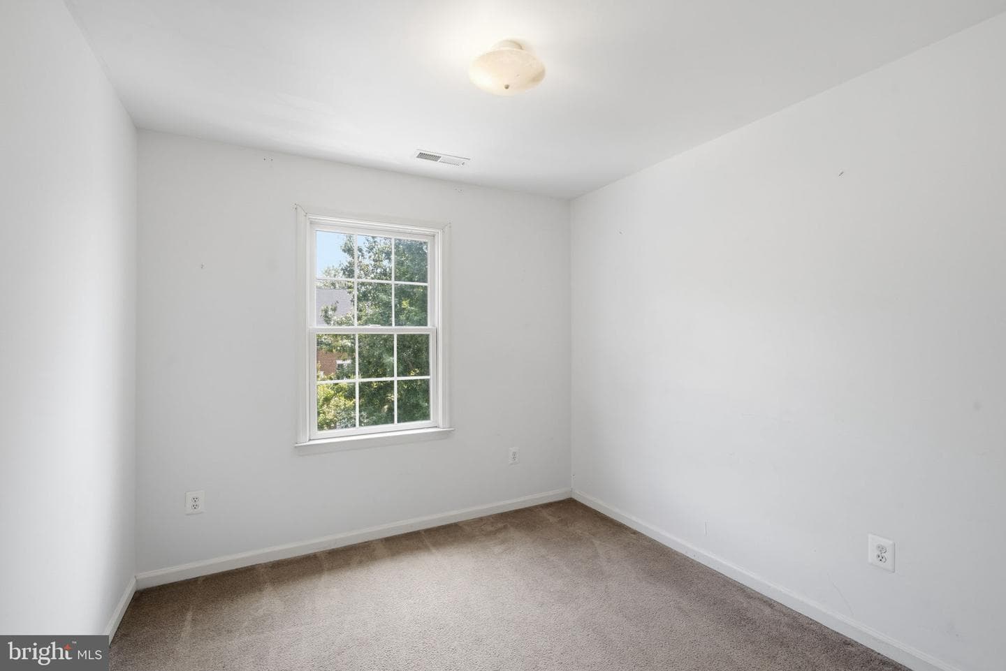 104 Acorn Drive photo 16
