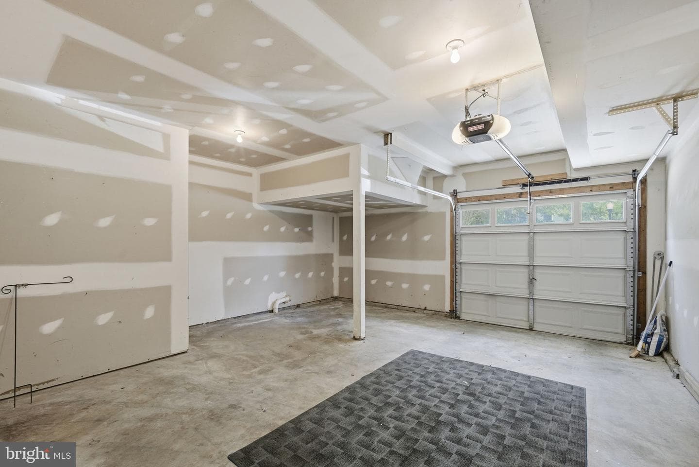 104 Acorn Drive photo 22