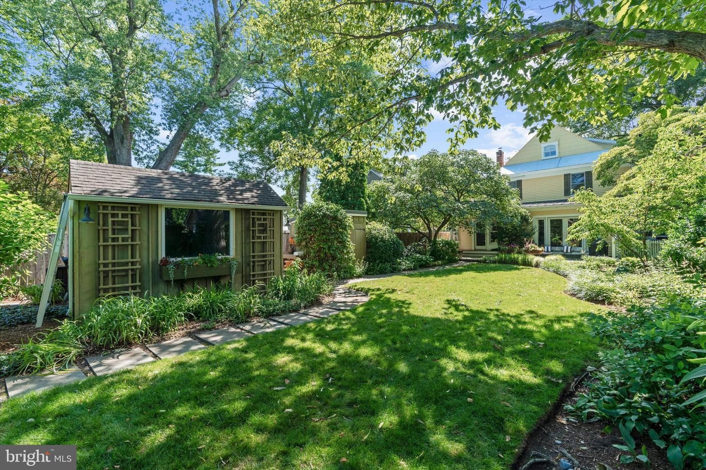 210 N Queen Street photo 4