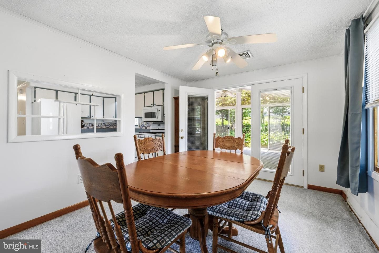 200 Manor Avenue photo 13