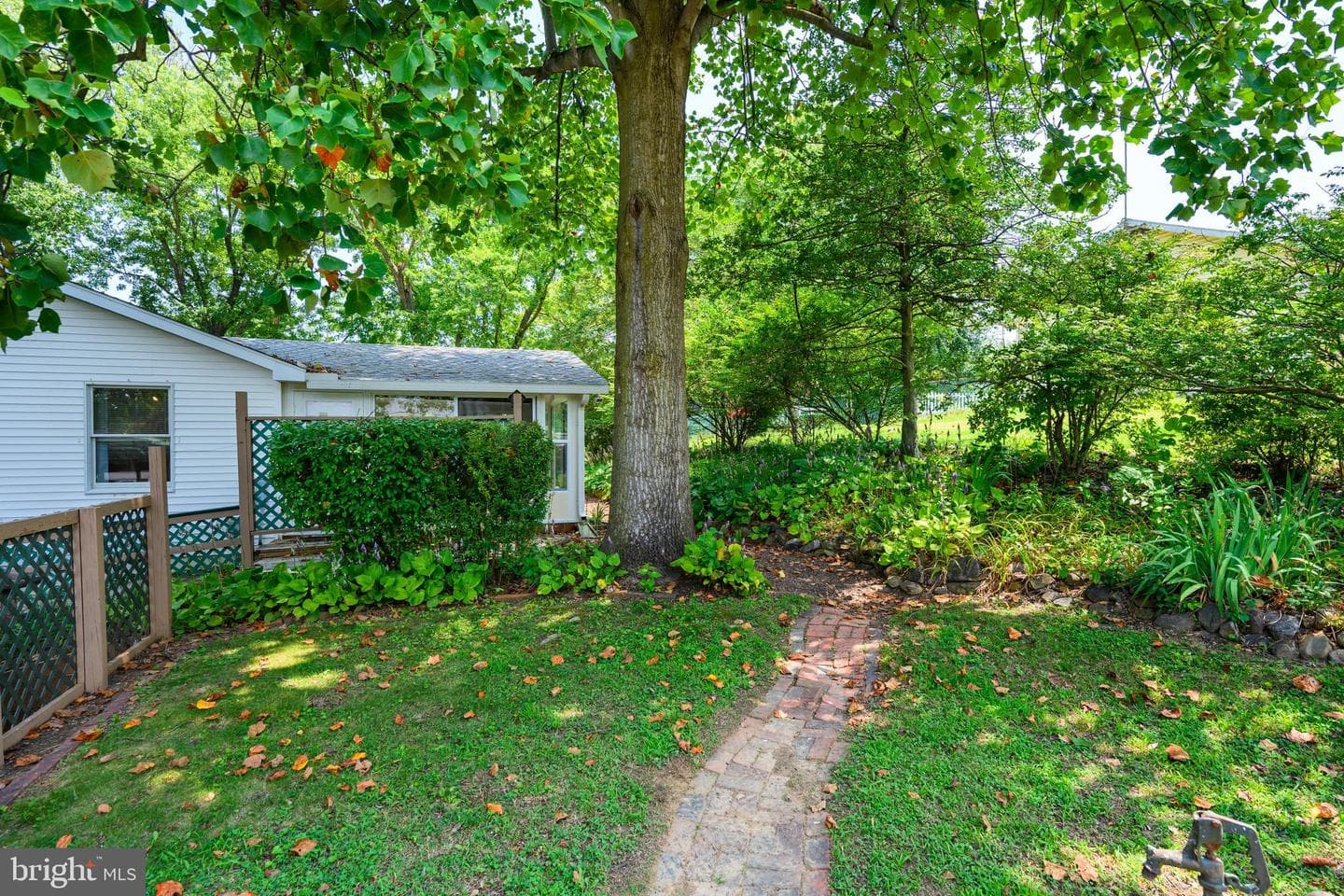 200 Manor Avenue photo 3