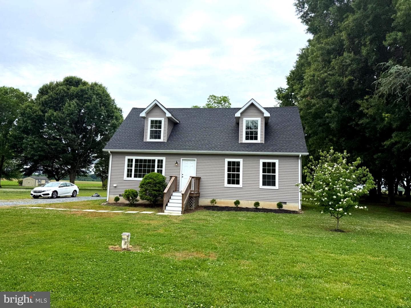 1010 Twin Court photo 1
