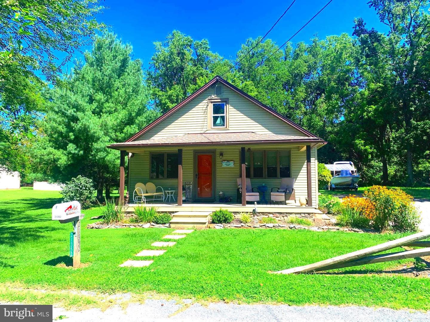 21352 Allens Lane photo 1