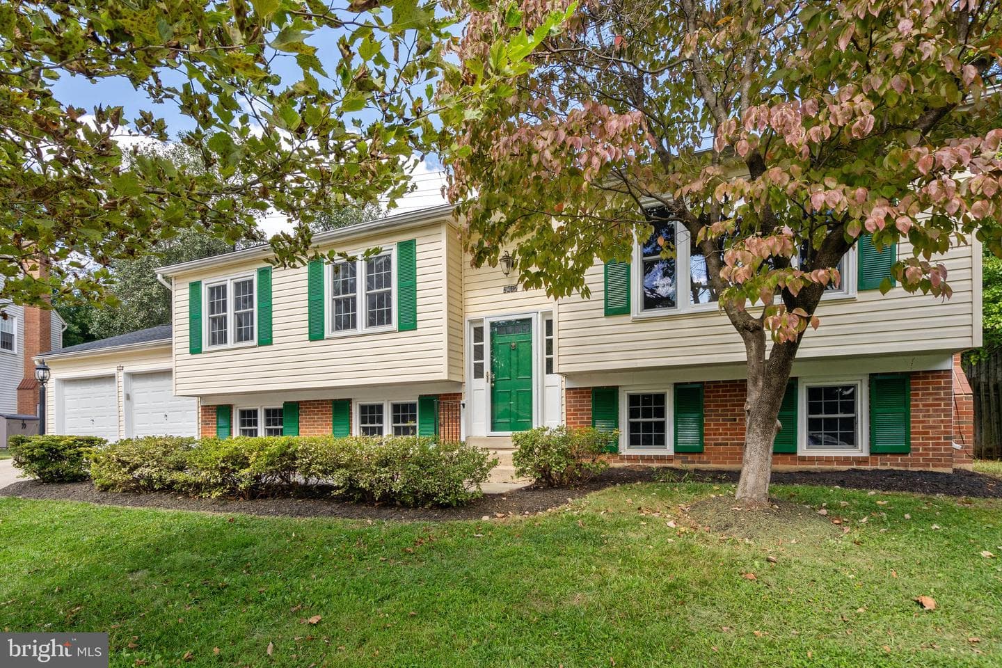 2412 Glenmore Terrace photo 2