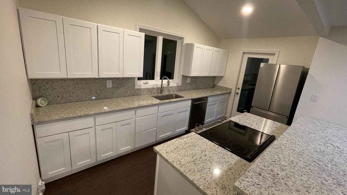 15421 Thompson Road photo 16