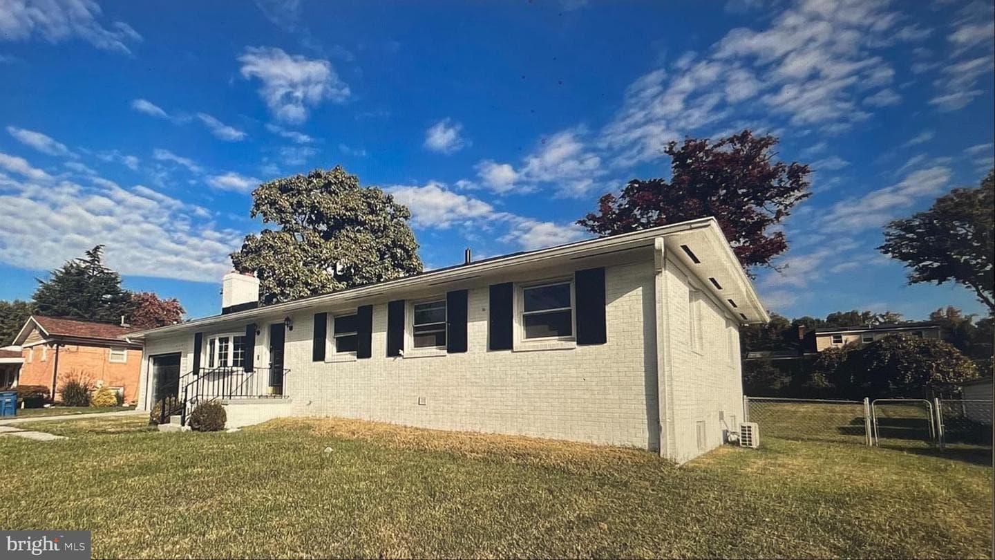 15421 Thompson Road photo 3