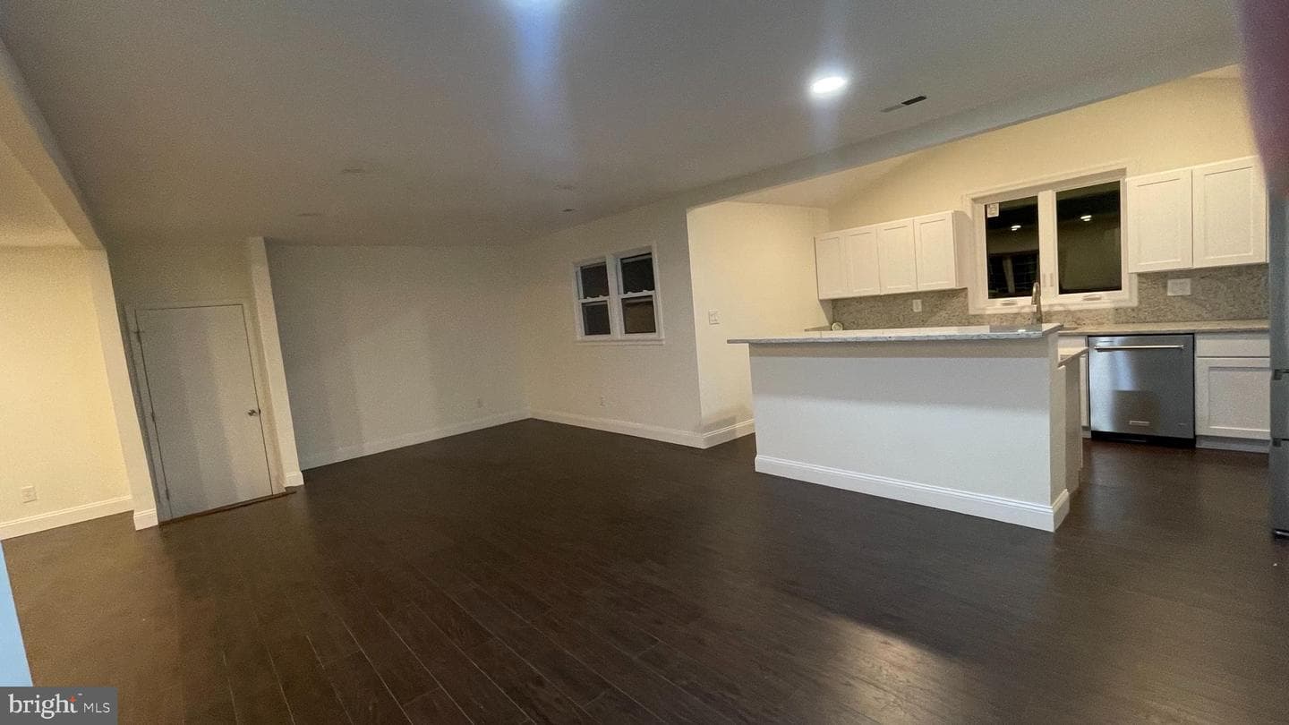 15421 Thompson Road photo 9