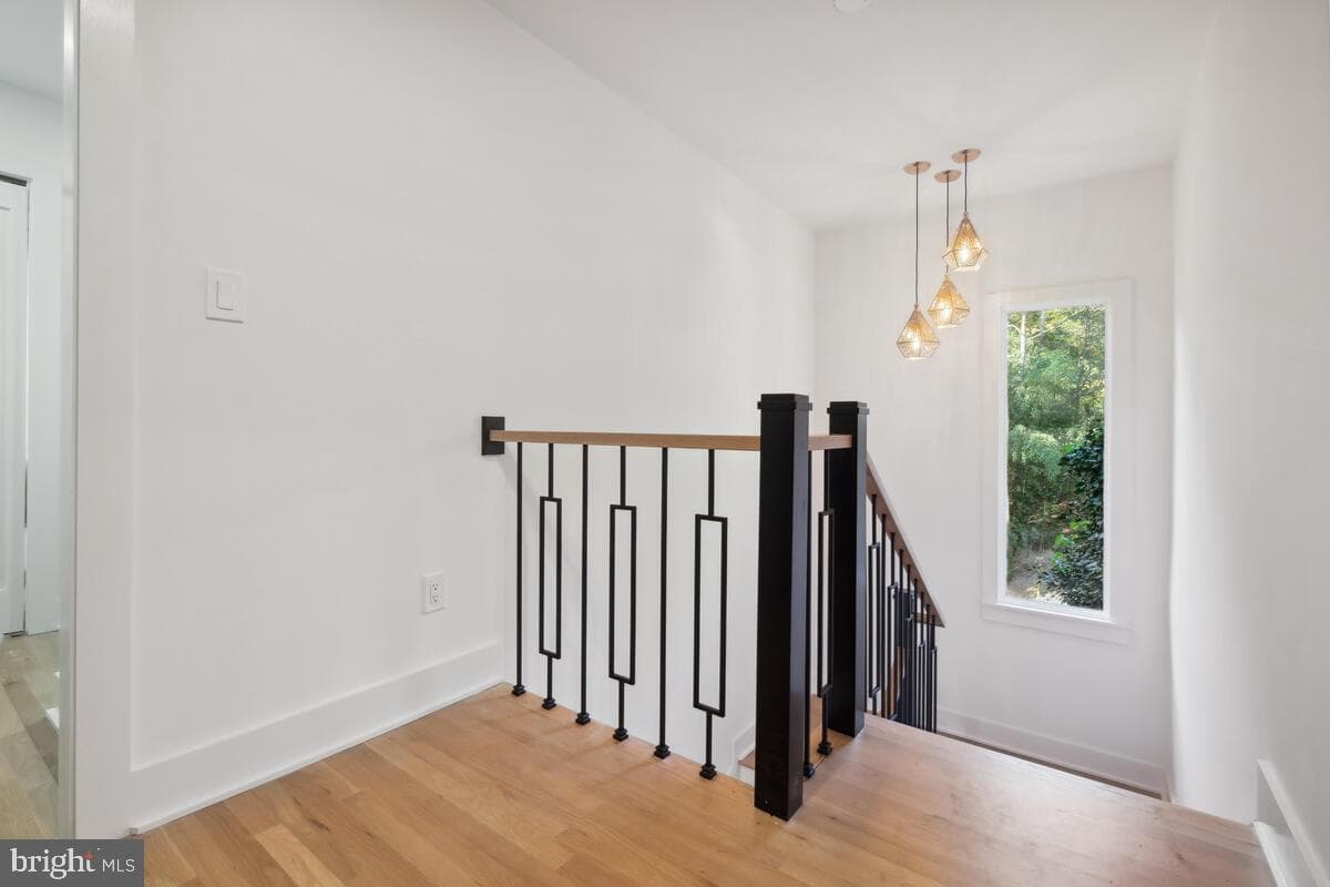 11900 Viewcrest Terrace photo 27