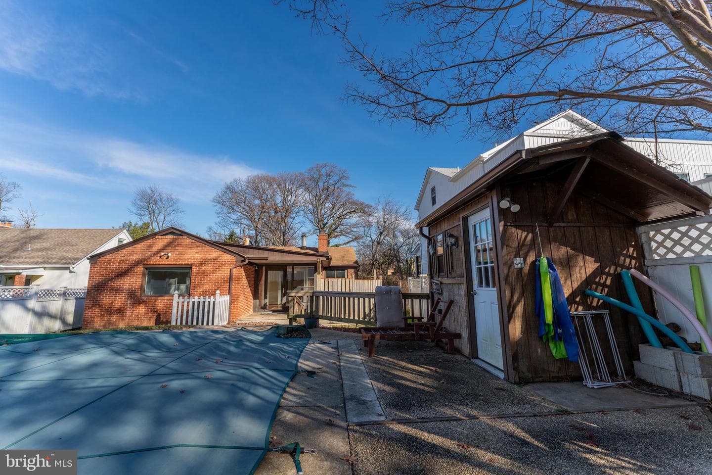 905 Gilbert Road photo 37