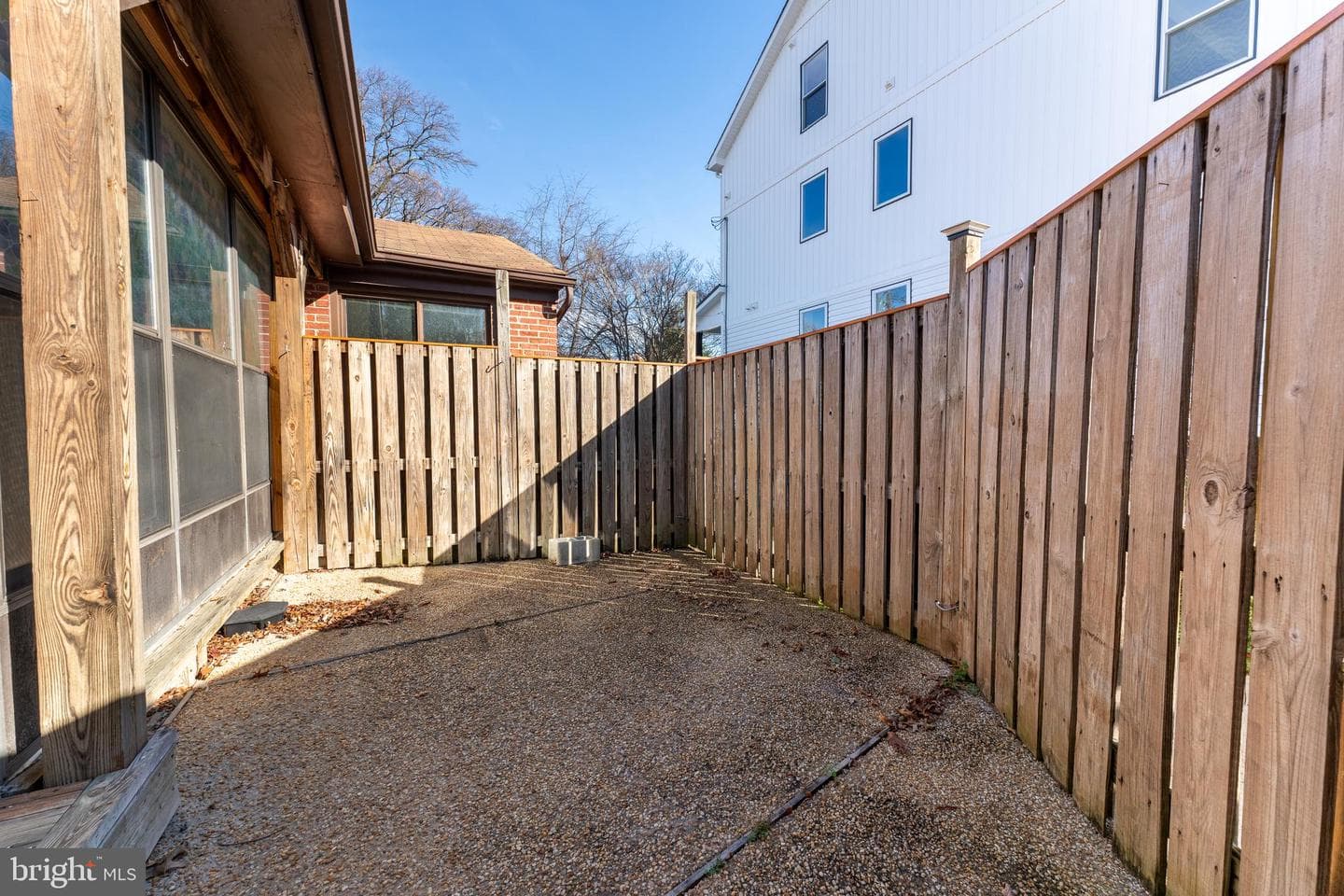 905 Gilbert Road photo 44
