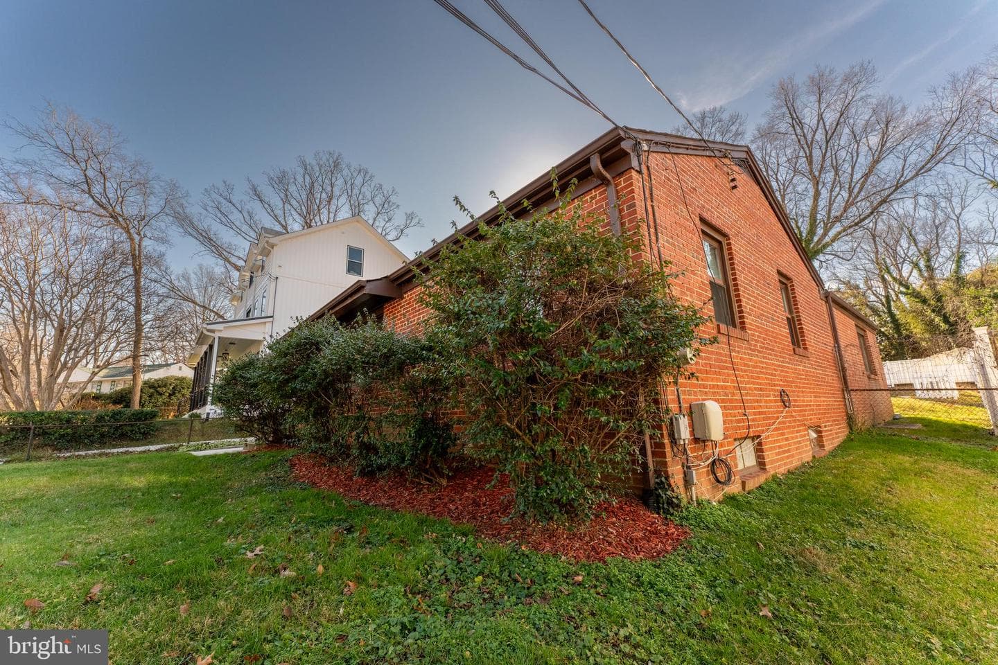 905 Gilbert Road photo 47