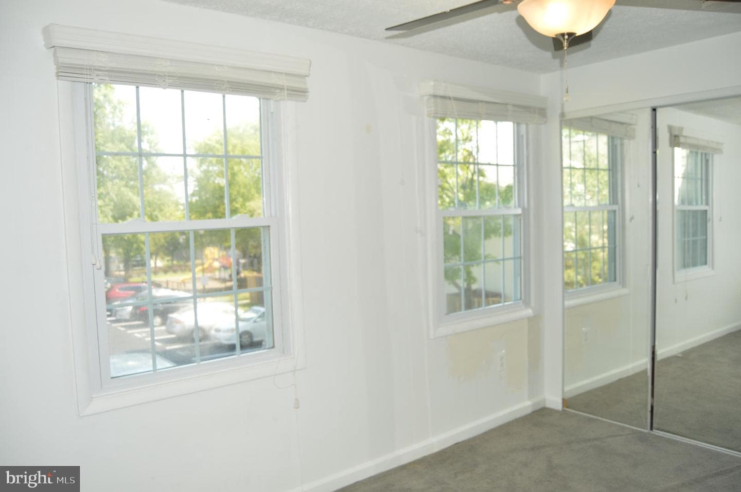 2947 Shepperton Terrace photo 14