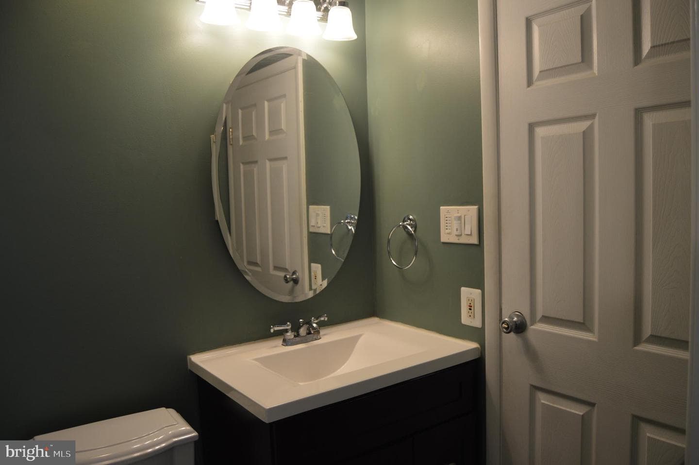 2947 Shepperton Terrace photo 15