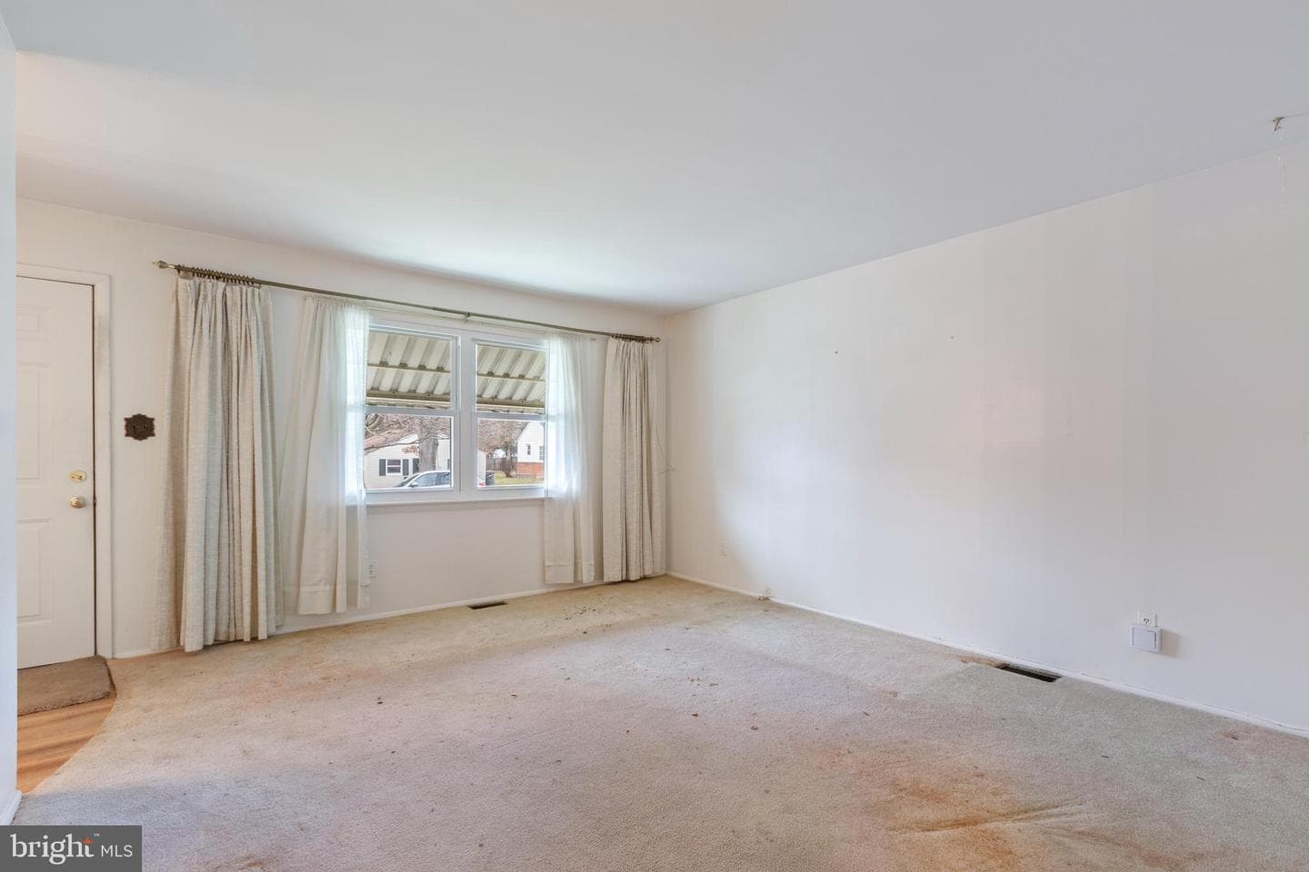 705 Douglass Avenue photo 4