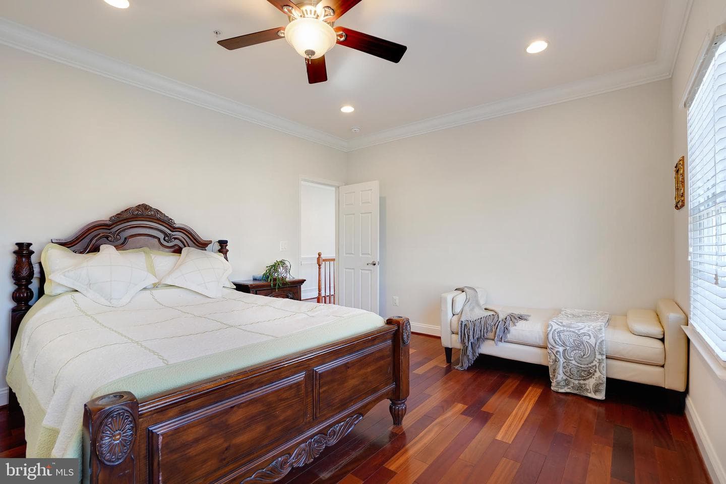 5600 Southwick Street photo 32