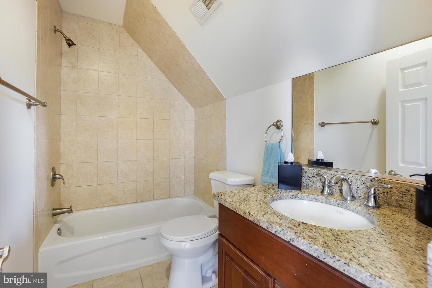 5600 Southwick Street photo 40