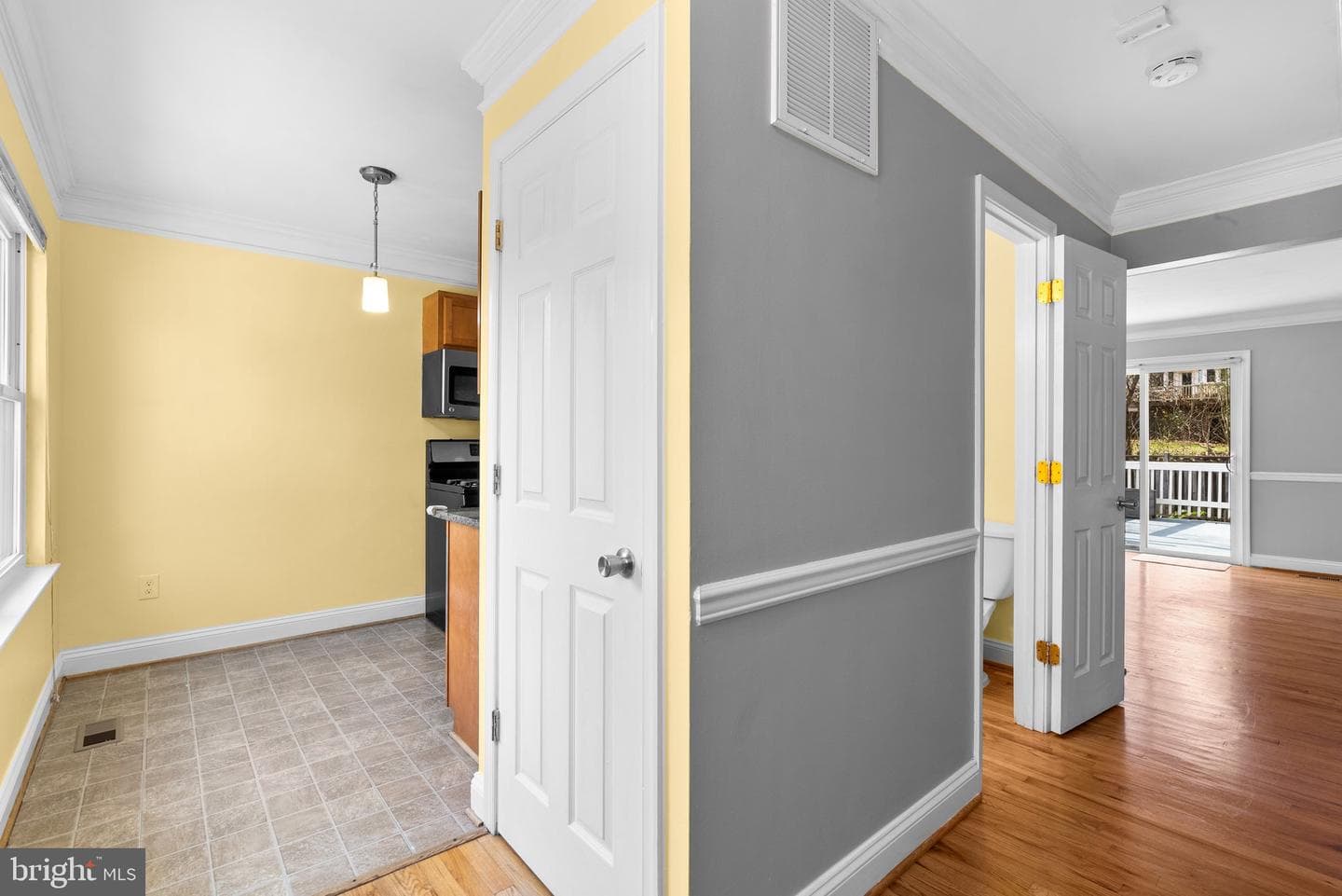 728 Oxford Square Drive photo 4