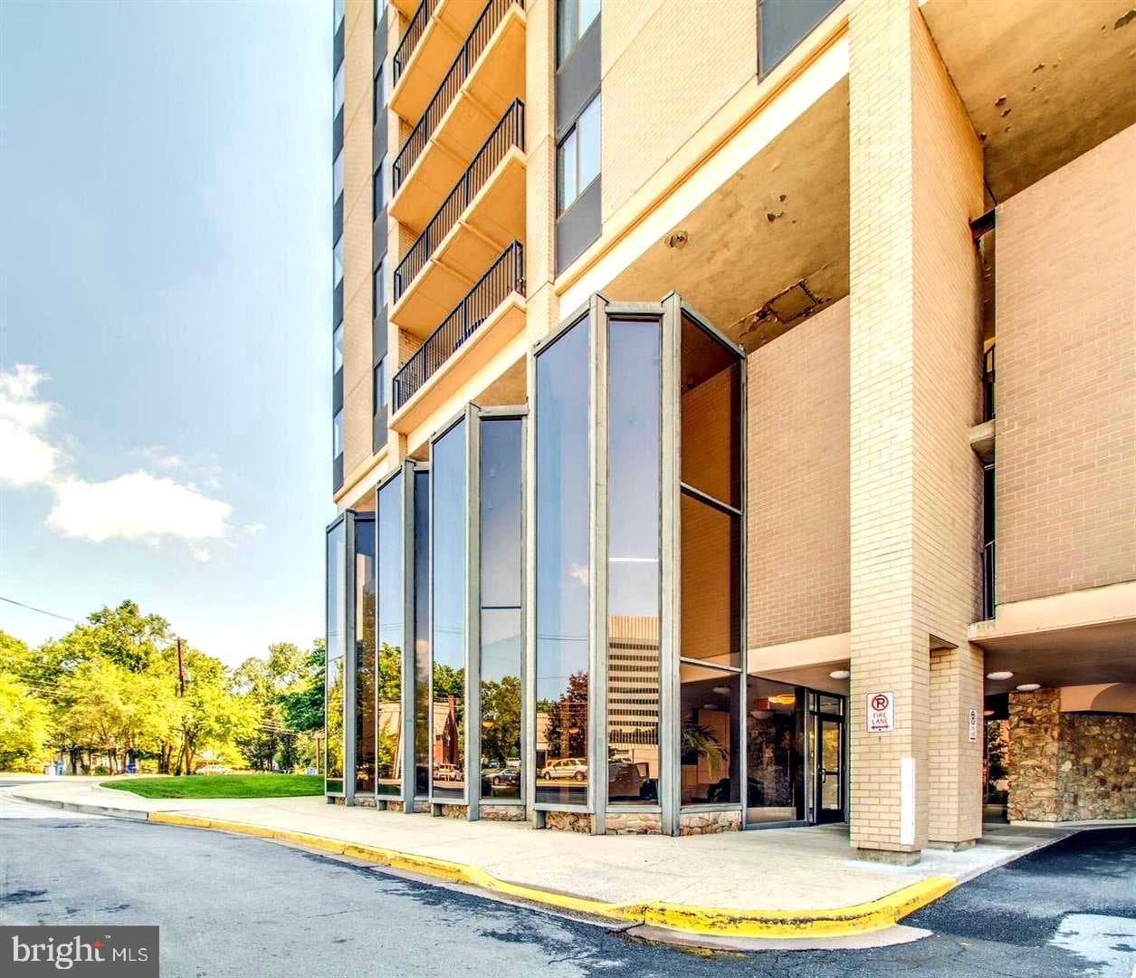 4242 East West Highway #902 photo 16