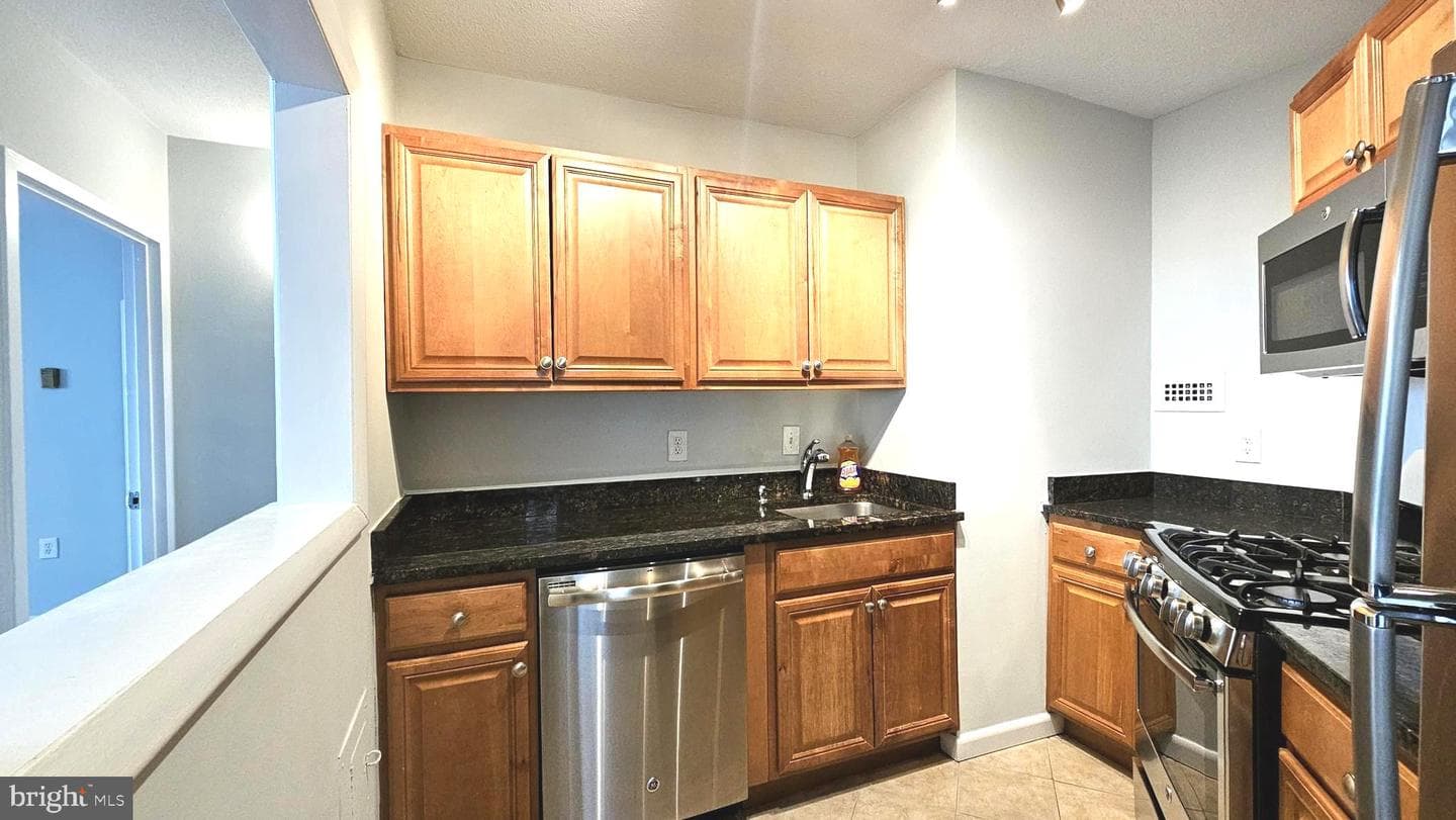 4242 East West Highway #902 photo 6