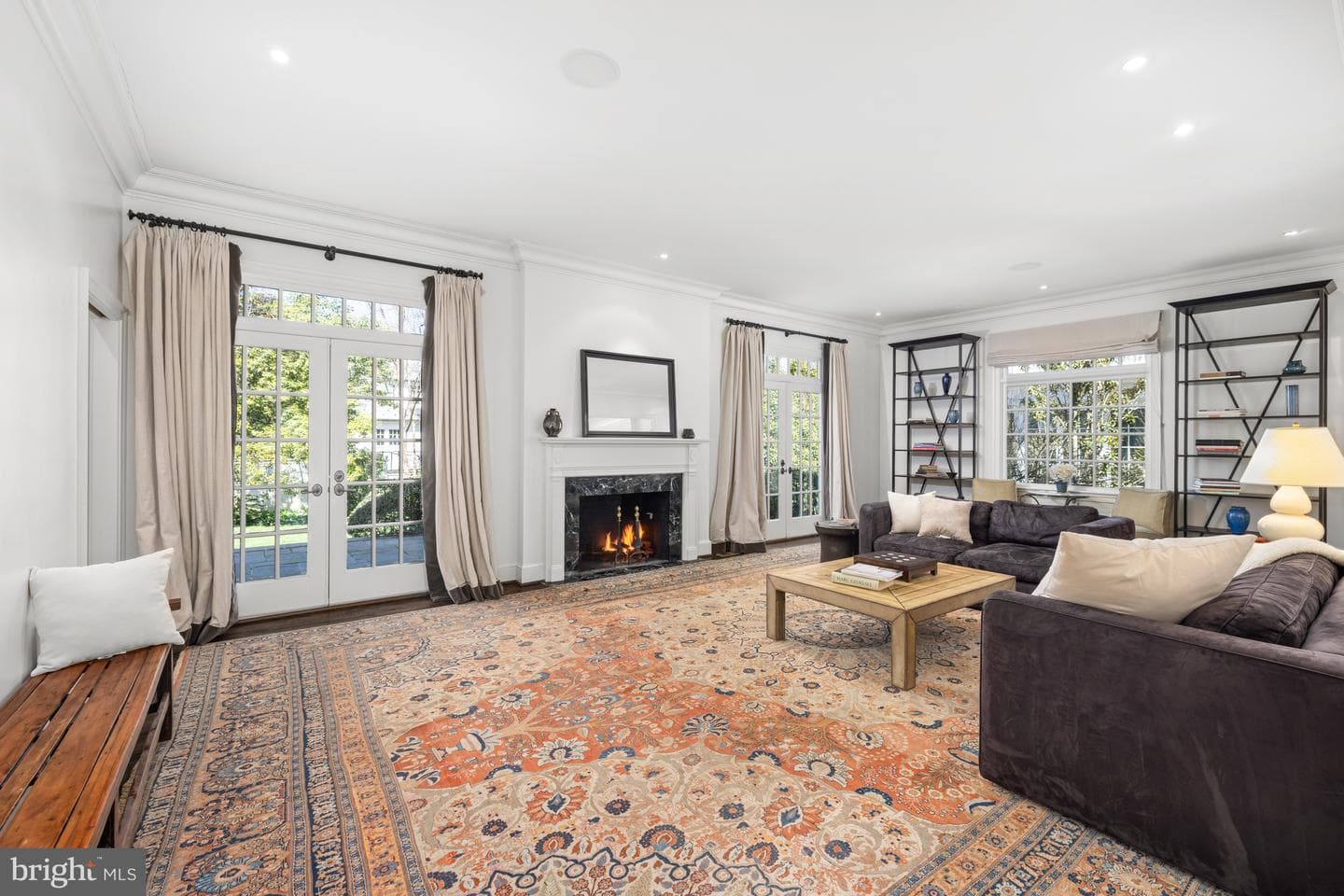 105 E Melrose Street photo 17
