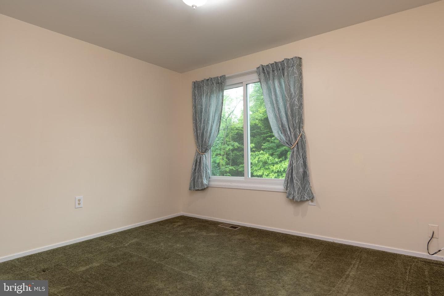 10722 Lester Street photo 15