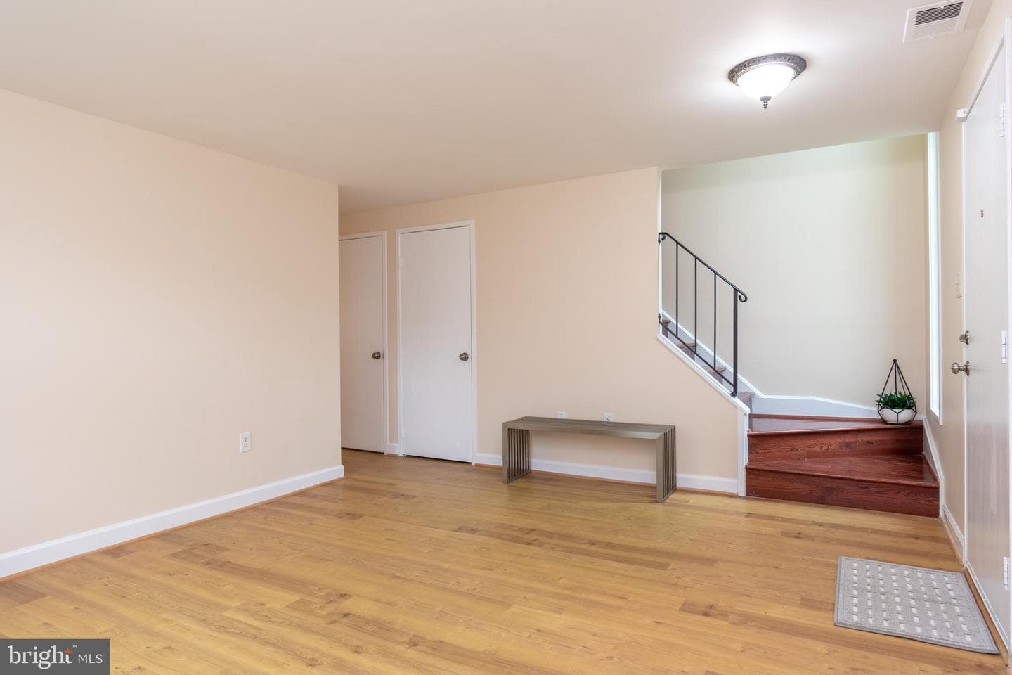 10722 Lester Street photo 5
