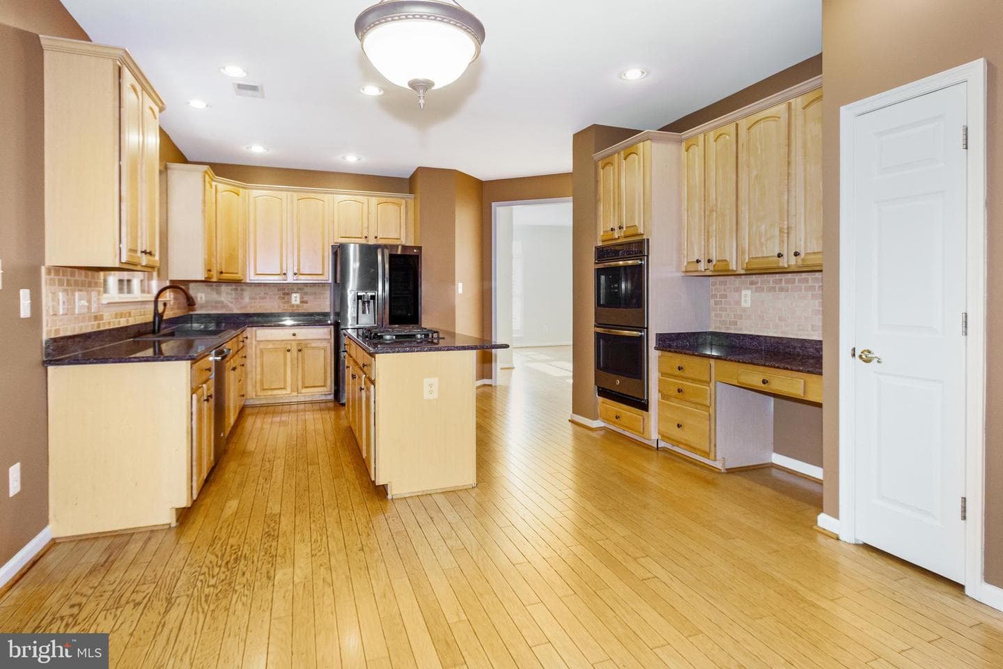 9613 Farmview Court photo 20