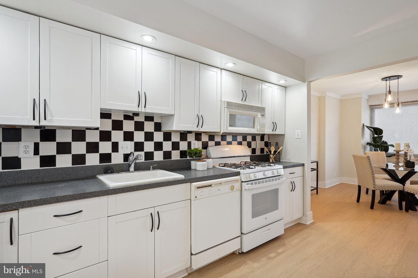 4515 Willard Avenue #1506s photo 9