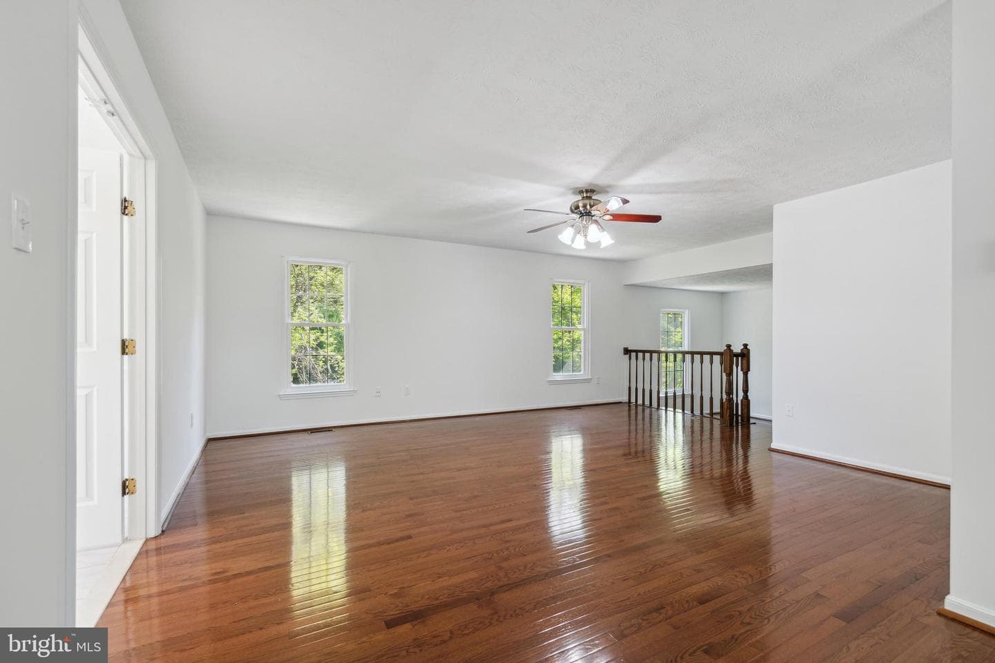 121 Bookham Lane photo 20