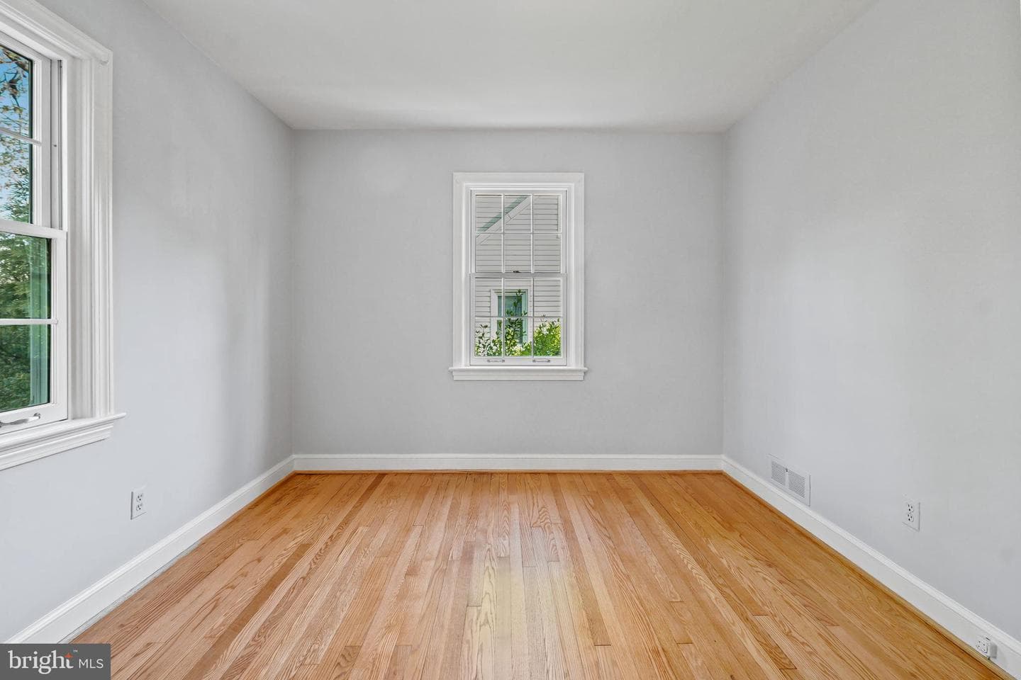10210 Procter Street photo 11