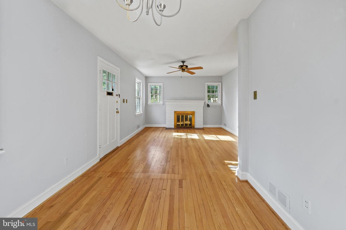 10210 Procter Street photo 8